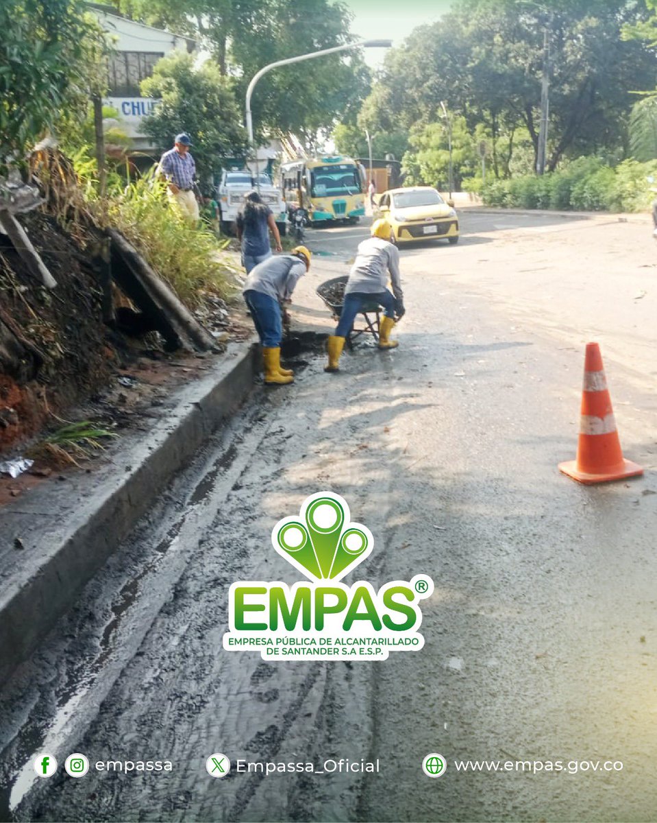 En el marco de nuestro compromiso con la responsabilidad social empresarial, hemos apoyado la limpieza de las redes pluviales en este sector de la vía antigua de Floridablanca, el cual no forma parte de nuestro sistema de gestión.