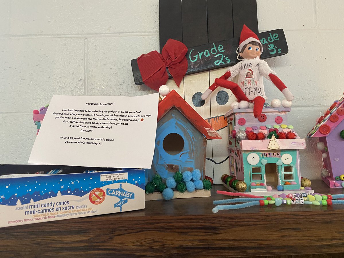 BrittanyNorth89's tweet image. Our school elf decided to drop by my classroom today and to say the kids were excited about him being a Swiftie is an understatement 😉😃He left them friendship bracelets and some candy canes. @NLSchoolsCA @EDU_GovNL @taylorswift13 #Swifties #taylorswiftfans #elfontheshelf