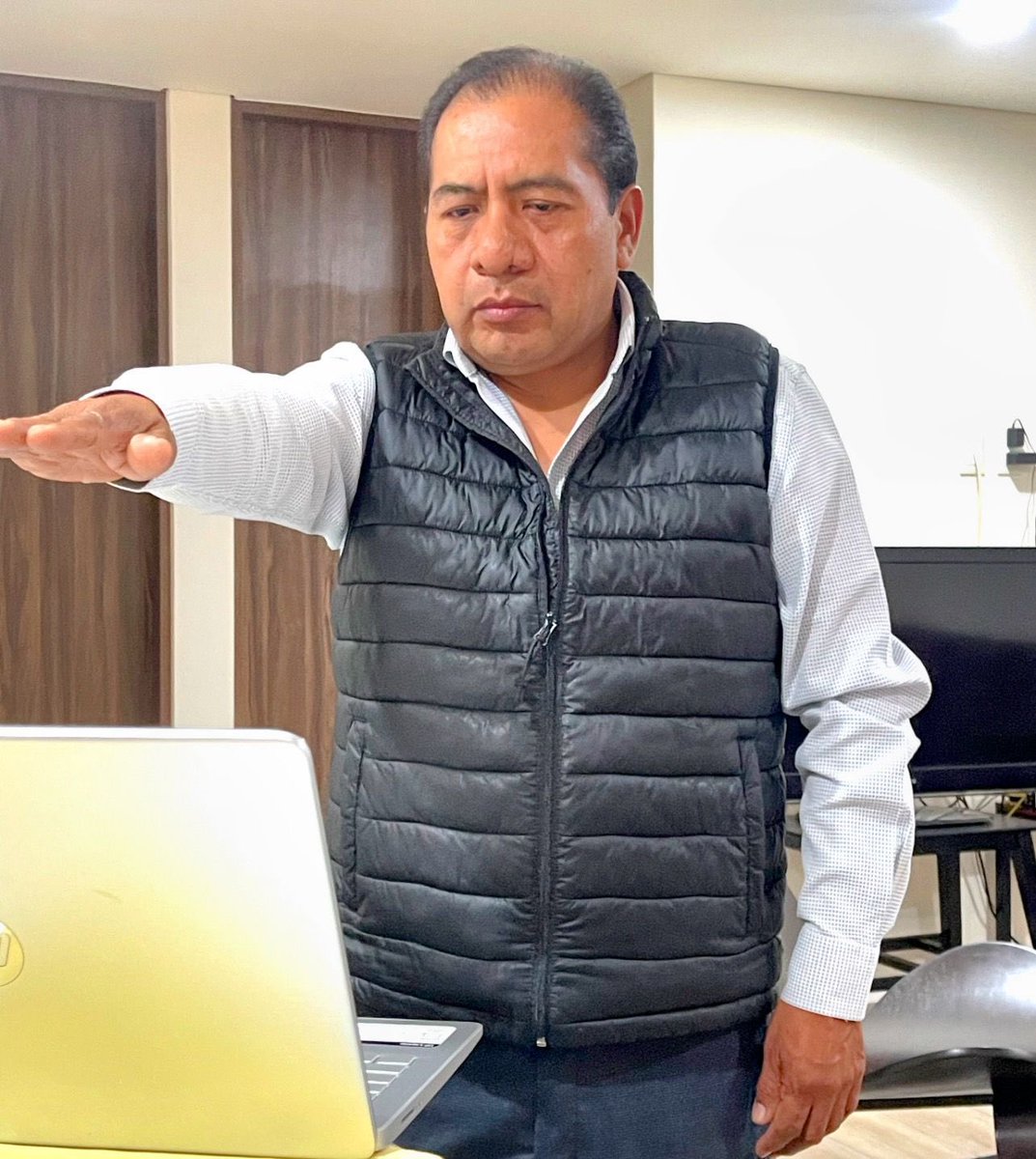 Javier_CasiqueZ's tweet photo. Continuando con nuestra labor legislativa, sesionamos en la #ComisiónDeTurismo del @CongresoOaxaca_ para presentar el #PlanDeTrabajo y el nombramiento del Secretario Técnico de la misma. Gracias a mis compañeras Diputadas por su asistencia. 
#TurismoIncluyente
#ConTodo! 
@PRIOaxaca_