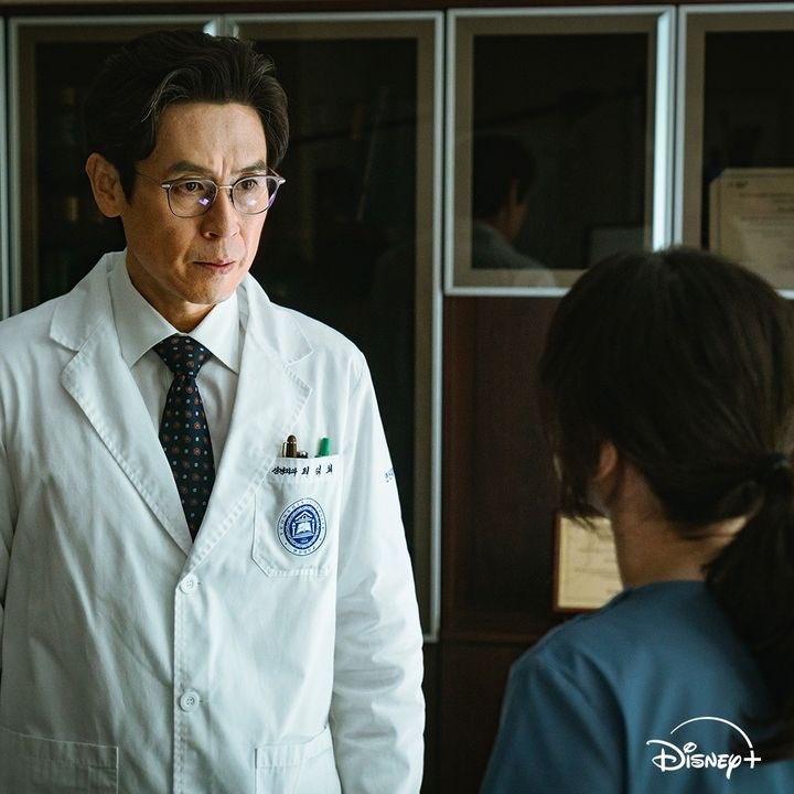 #ULTIMAHORA🚨| PRIMERA IMAGEN! Sale la primera imagen oficial de la próxima serie StarOriginal #HyperKnife una nueva y emocionante serie médica en la que la confianza y la supervivencia se entremezclan, protagonizada por⬇️⬇️⬇️