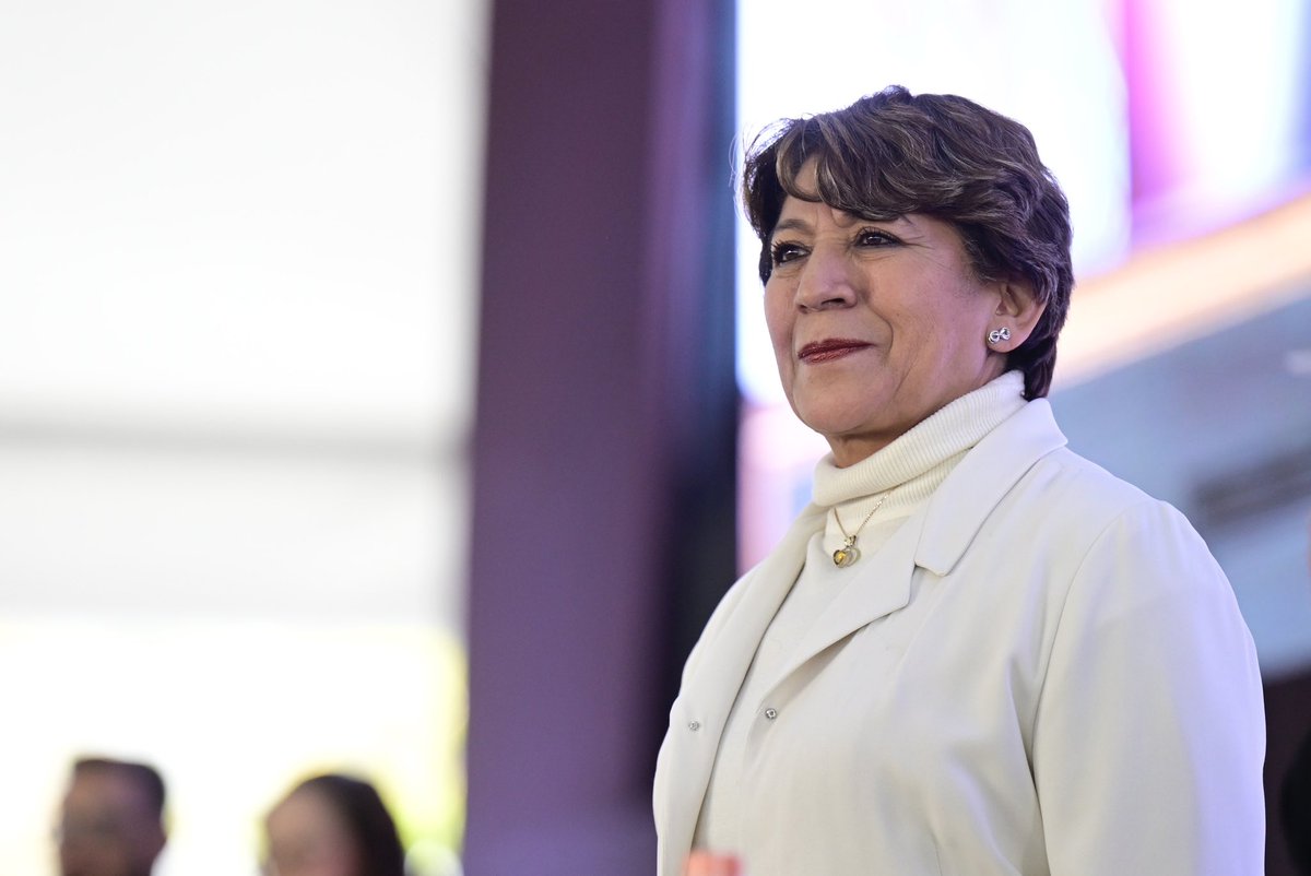 Hoy, en #CuautitlánIzcalli, tomé protesta de ley a <a href="/daniel_ser/">Daniel Serrano Palacios</a> como Presidente Municipal.

La Cuarta Transformación avanza con fuerza en nuestro querido Estado de México. Estoy segura de que esta nueva administración municipal será ejemplo de escucha activa y de cercanía con la