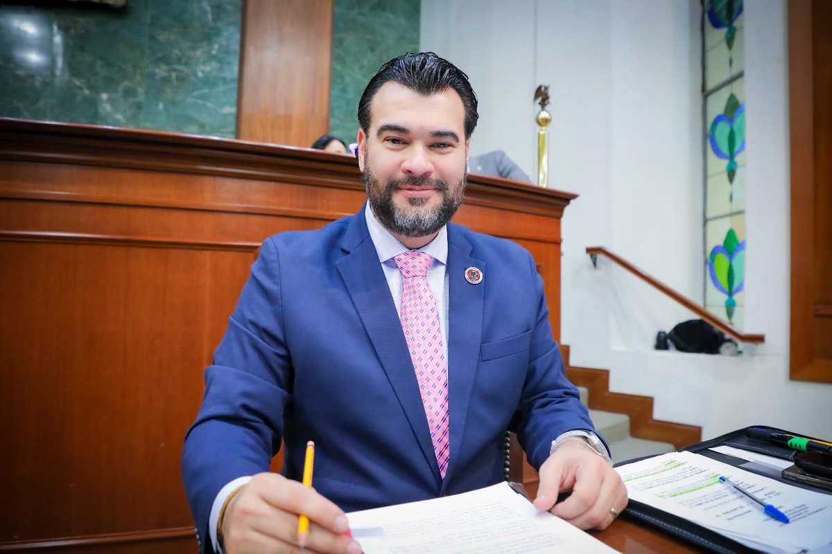 CesarGAlarcon's tweet photo. Este martes 17 de diciembre en #SesionOrdinaria, en el @congresosinaloa aprobamos las Leyes de Ingresos para los 20 municipios del Estado de Sinaloa correspondientes al ejercicio fiscal 2025.

Lee la nota: 
https://t.co/ffUWxQJESt https://t.co/5nNF9skEQ6
