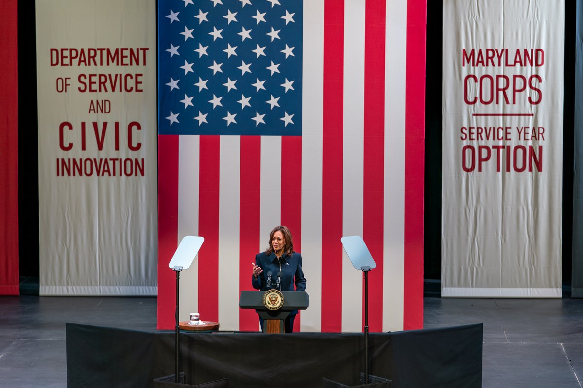 VP46Archive's tweet image. Today, I spoke with young leaders who have committed themselves to serving their communities and improving our nation.
My message to them is clear: Do not let anyone or any circumstance deflate your spirit or sense of purpose.