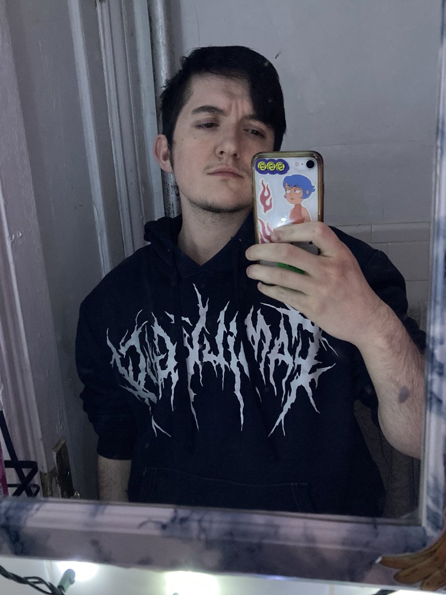 cdromarts's tweet photo. family guy hoodie https://t.co/9VekpieJta
