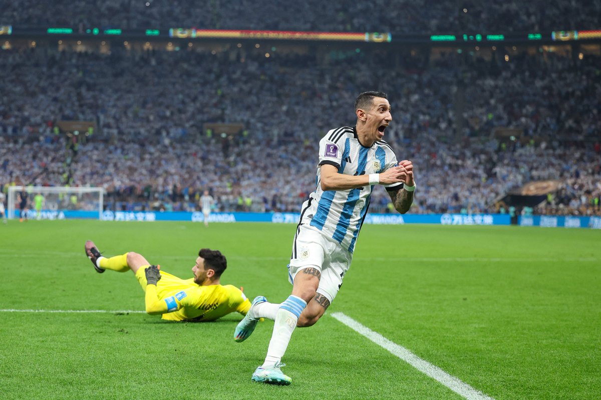 Argentina's tweet photo. 🔙 Hilo colaborativo de felicidad con las mejores fotos de ese hermoso 18 de diciembre.