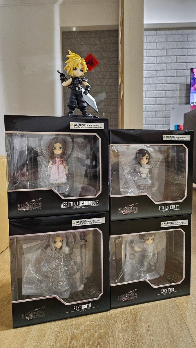 Valborn_'s tweet image. Wanted to collect these when I saw them in Japan, but they were expensive and takes up lots of luggage space.. So my husband sneakily got them online as Christmas gift and they arrived yesterday! 😍 #FF7R