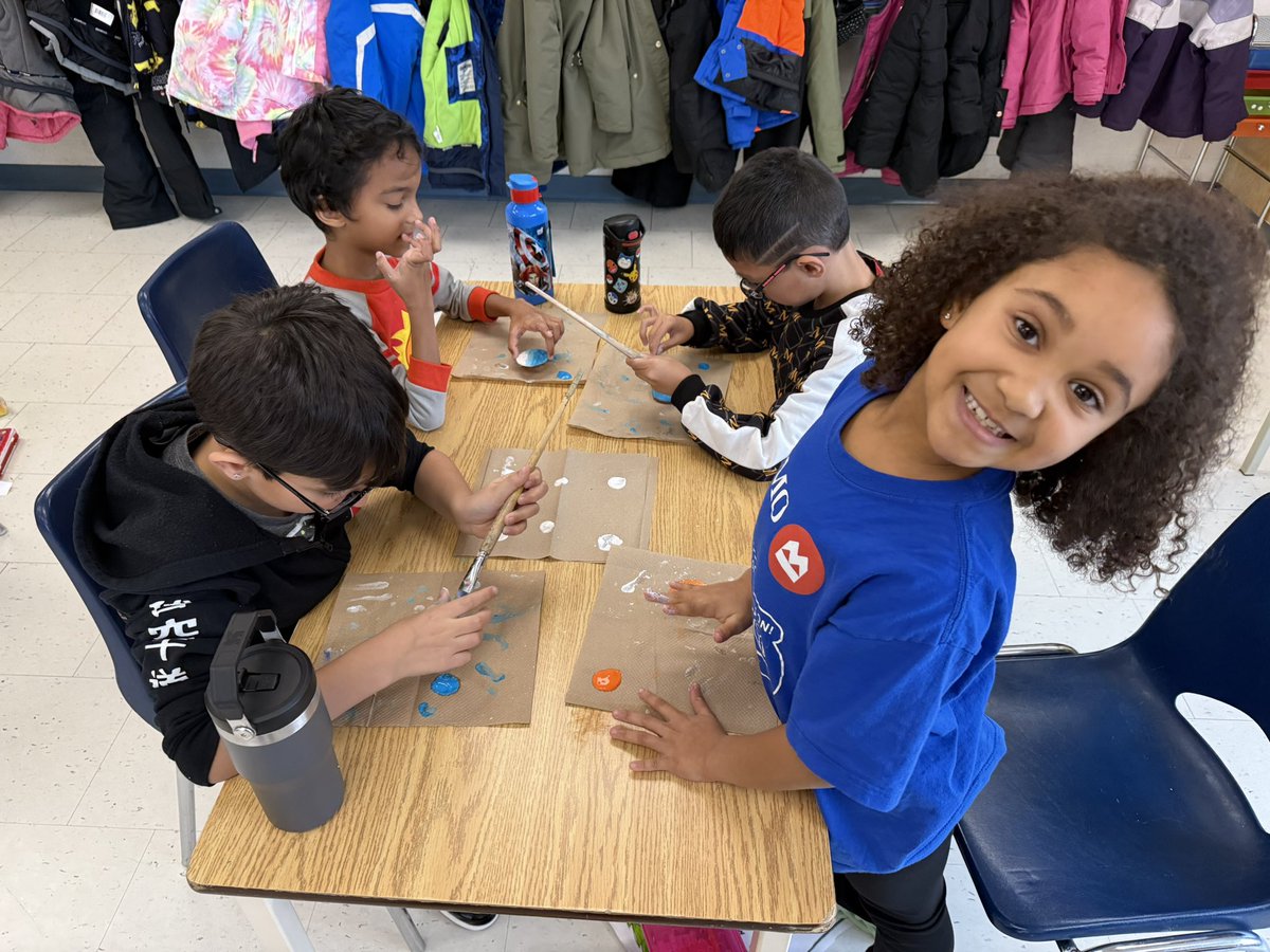 arincunanan's tweet photo. Thank you Mr. Cunanan for coming into our class today and doing a Christmas art activity! The grade 2/3 students absolutely loved it! @StMariaGorett https://t.co/QUiTJ9Nl2T