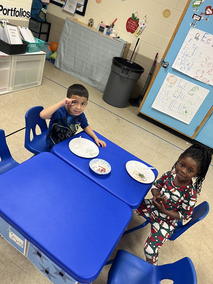 Mrs.Sloan tweet media