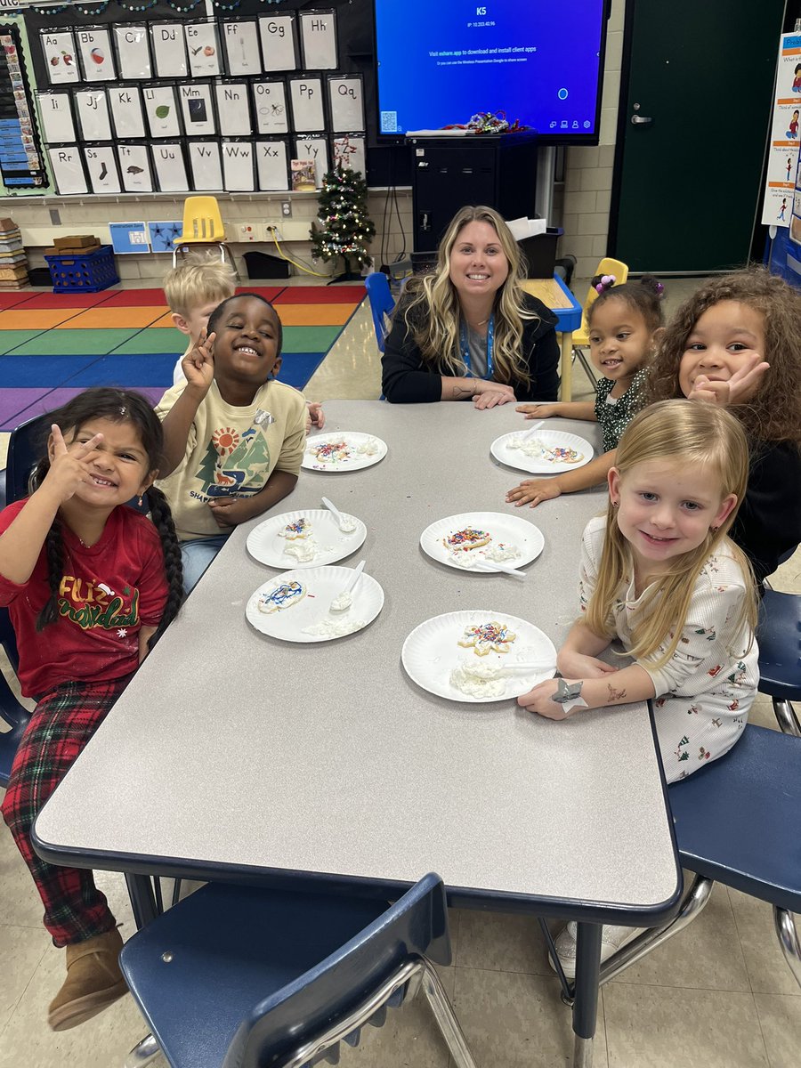 Mrs.Sloan tweet media