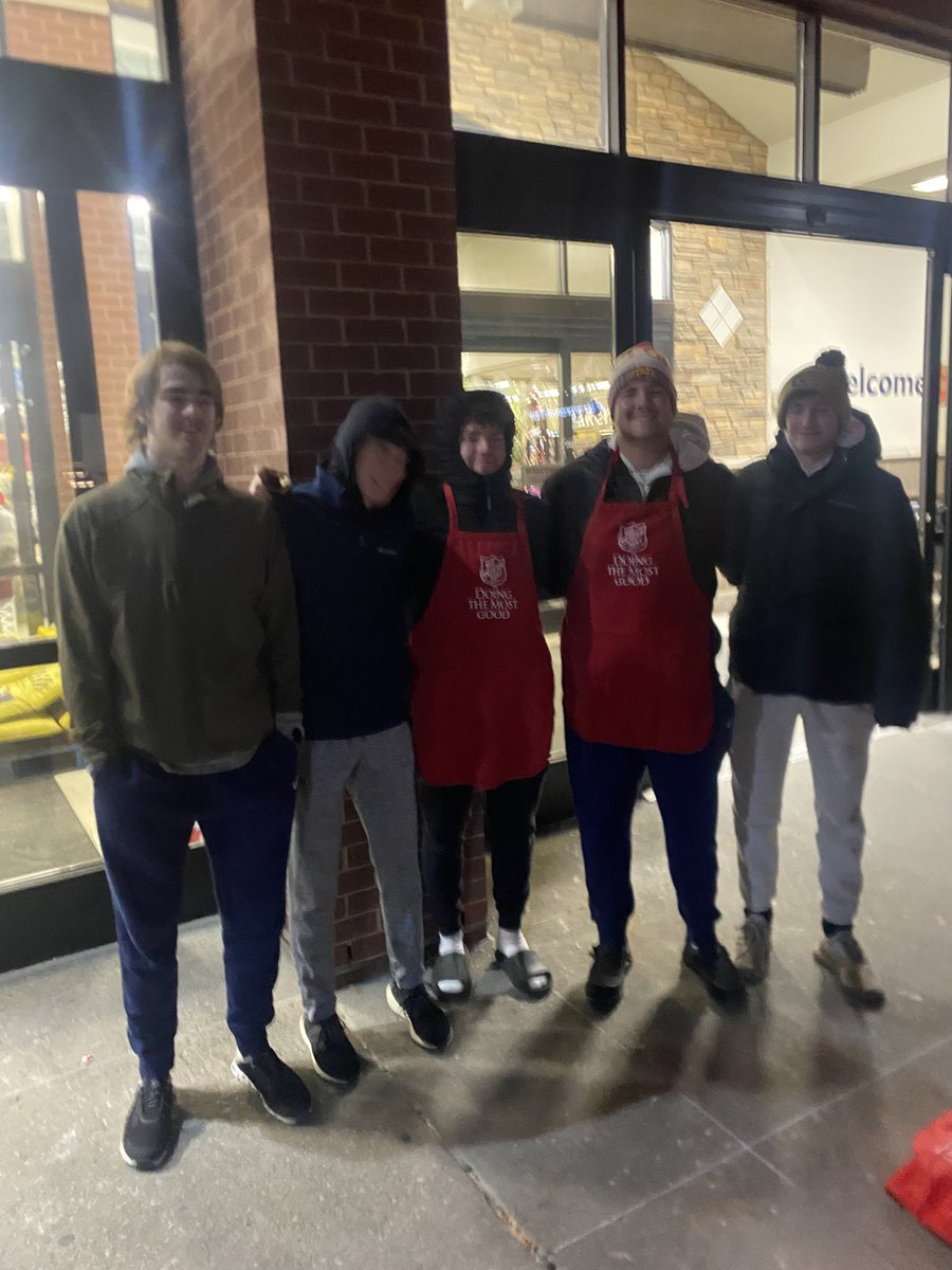 The JV/Varsity team spent the evening ringing bells for the Salvation Army. Even sang a few Christmas carols… (Forgot to take a pic of the first group)