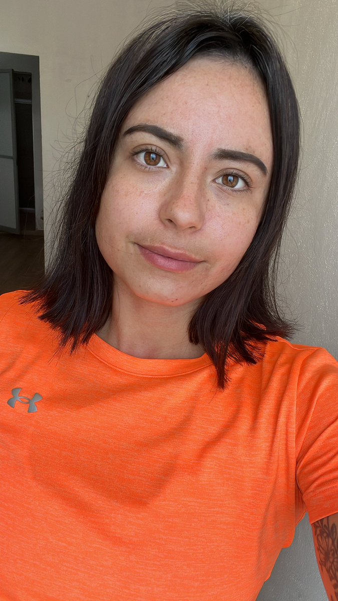 melivc13's tweet photo. No me había cortado el pelo porque según yo no me iba a quedar bien porque estoy más gorda, pero ya que me atreví (después de 4 años), estoy muy contenta 🥰❤️💇🏻‍♀️ https://t.co/BsO6SIpVxO