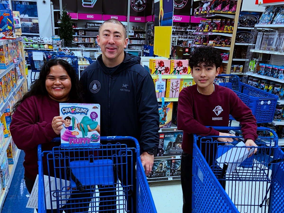 VPD Youth Services (@vpdyouth) on Twitter photo Spreading holiday cheer! 🎁 The VPD Motorcycle Drill Team, School Liaison Officers & Cadets teamed up for #KopsForKids, shopping & wrapping gifts for kids in need. Deliveries to local schools start this week. 💙 Giving back to the community! #VPD <a href="/VPDCadets/">VPD Cadet Program</a> <a href="/VPDTrafficUnit/">VPD Traffic Section</a> Spreading holiday cheer! 🎁 The VPD Motorcycle Drill Team, School Liaison Officers & Cadets teamed up for #KopsForKids, shopping & wrapping gifts for kids in need. Deliveries to local schools start this week. 💙 Giving back to the community! #VPD <a href="/VPDCadets/">VPD Cadet Program</a> <a href="/VPDTrafficUnit/">VPD Traffic Section</a>