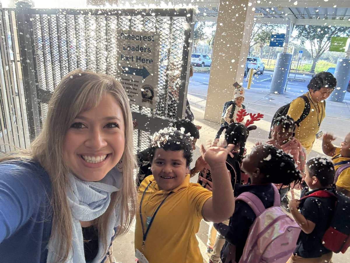It snowed today at PCR! <a href="/PinecrestSOARS/">PinecrestSOARs</a> <a href="/CollierPBIS/">CCPS PBIS</a> <a href="/collierschools/">Collier County Public Schools</a>