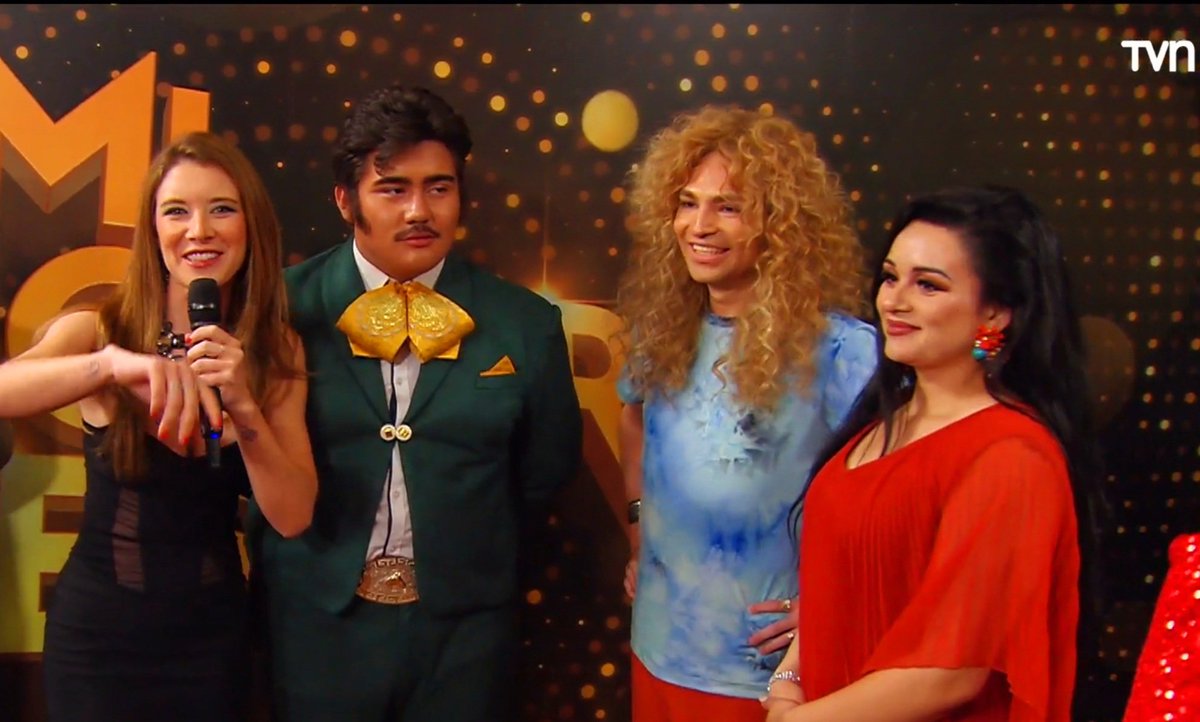 Bien la Martina Weil con su imitación de Robert Plant 👏🏻 #MiNombreEsTVN