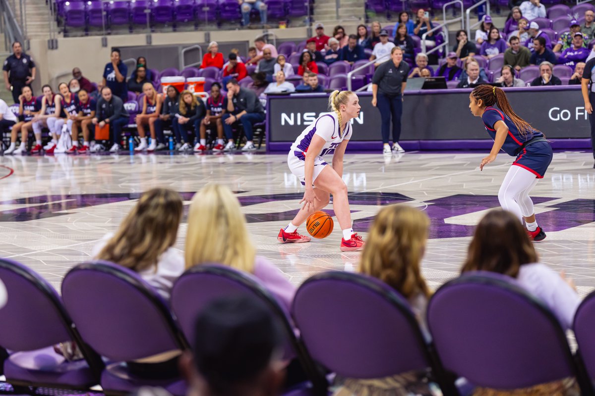 tcuwbb's tweet photo. An efficient 15 pts and 8 ast for one of the best players in the country 👏 https://t.co/4eTgdqs5uY