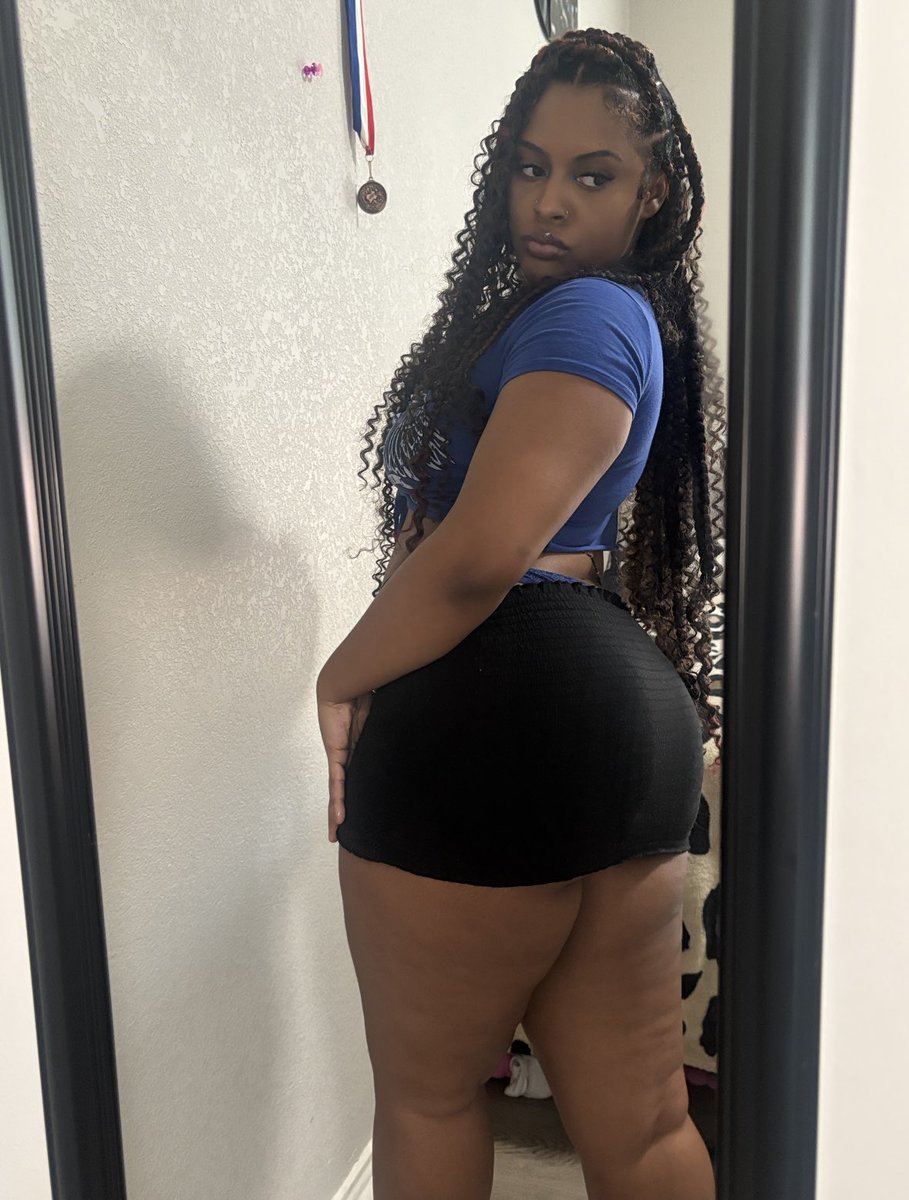 duhscorpio's tweet photo. wanna see more ? check out my ig  link in bio 🔗 https://t.co/3EUqyrHmWS