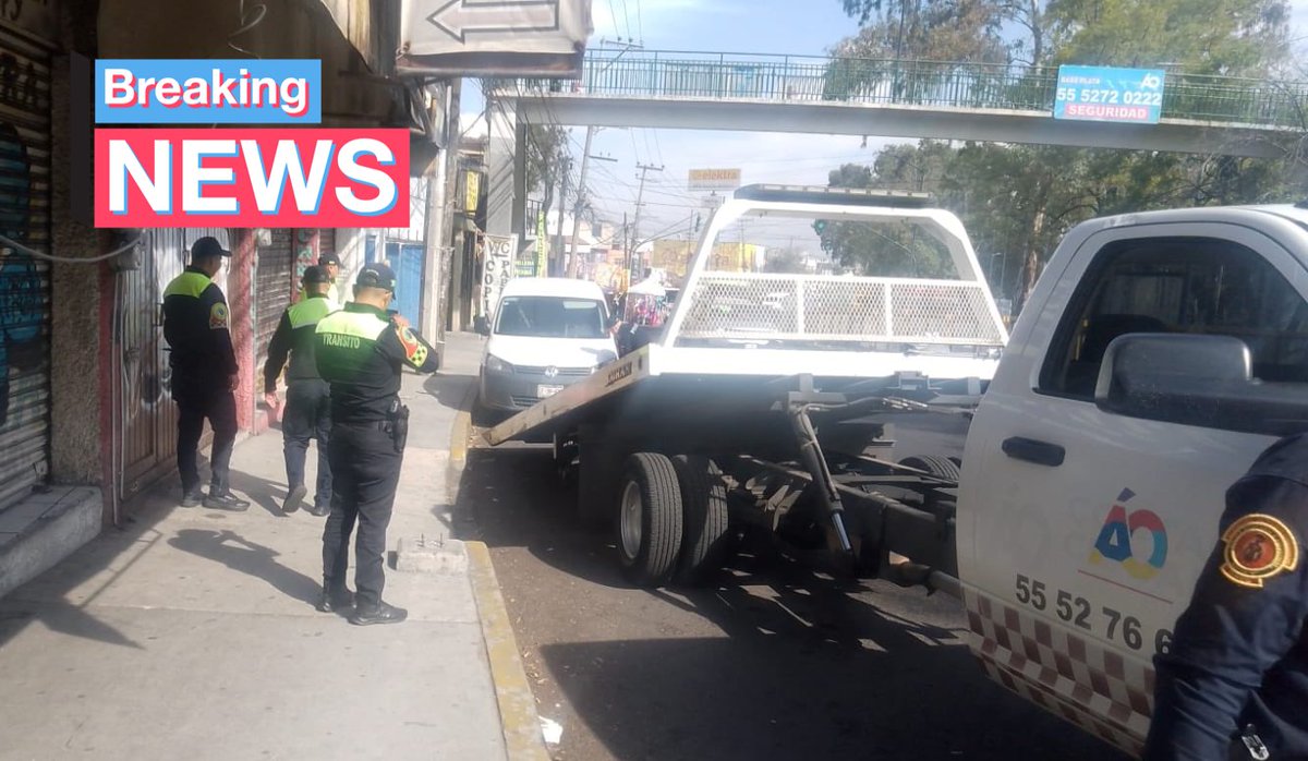 EnlaceTAguilas's tweet photo. #gruas #hoymartes sobre Calzdelas Águilas. GRACIAS a la mejor #ZonaVial5 #Rayo5 #Rayo5-4 por mantener despejadas nuestras calles.🎖️ @PORLASAGUILAS @En_LasAguilas https://t.co/q0f4oCbKIq