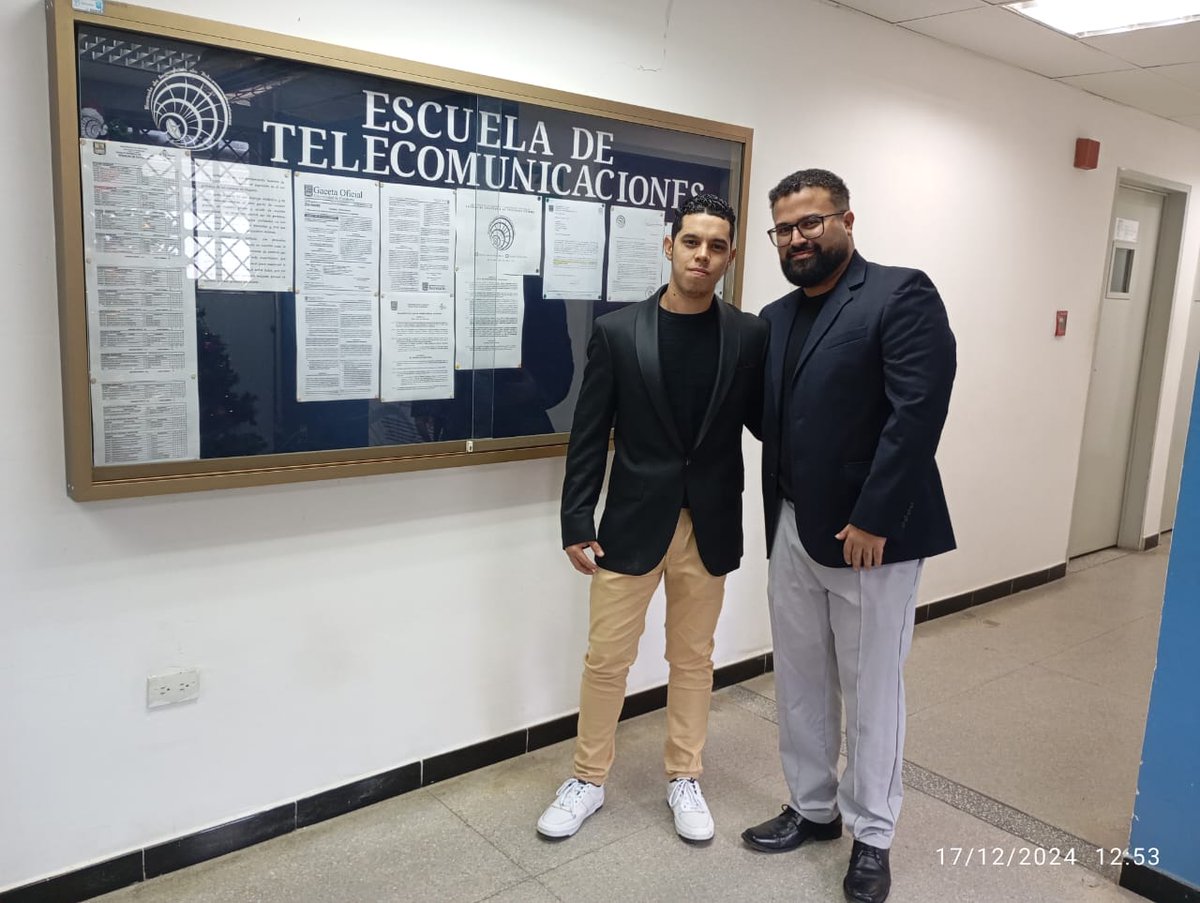 EscuelaTelecom's tweet photo. 📚🎓 Felicitaciones 🎓📚
La Escuela de Ingeniería de Telecomunicaciones felicita a los estudiantes Joel Corona y Joel Villanueva por haber aprobado con éxito la defensa de su Trabajo Especial de Grado. ¡Un gran logro que enorgullece a nuestra comunidad académica! 📡 https://t.co/HDMYAoQ7yw