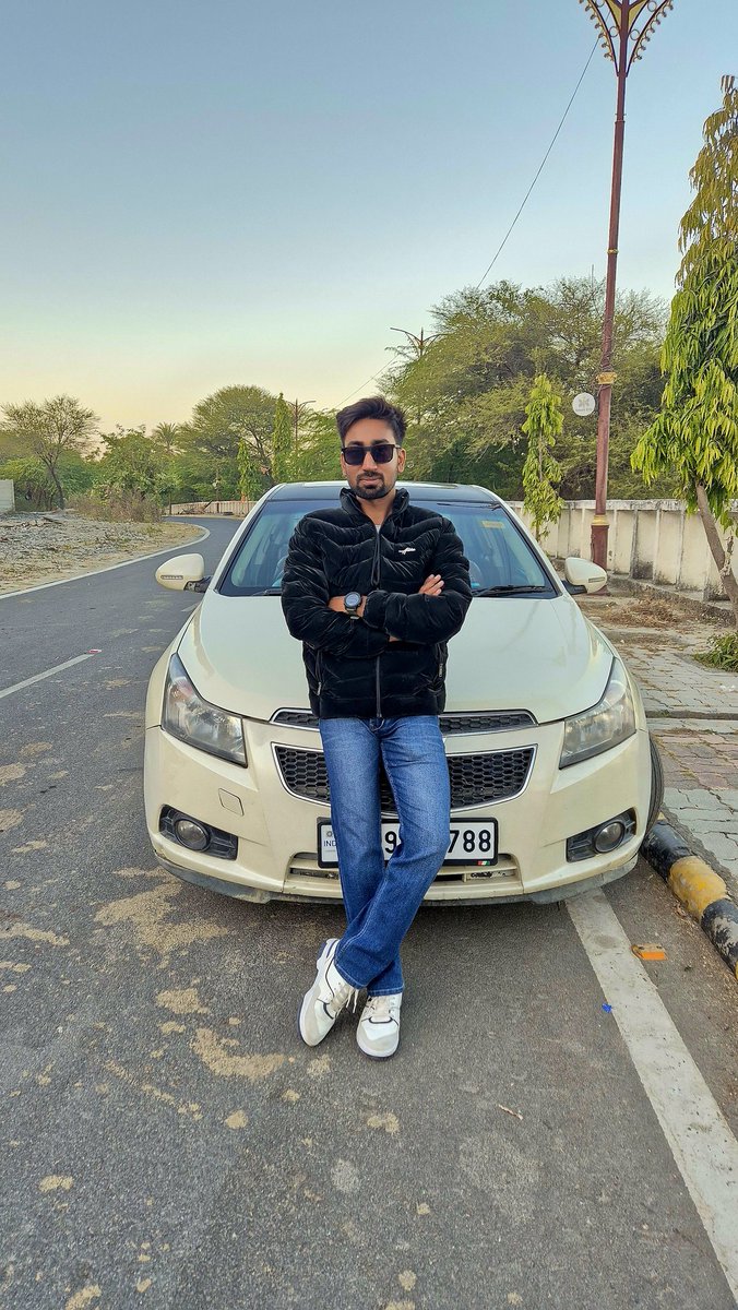 ChopraHit's tweet photo. JRA में अंतिम रूप से चयन 😁 रात को 3.23 पे डाल रहा हूं क्योंकि नींद ही नहीं आ रहीं। https://t.co/G9GkPFeNFb