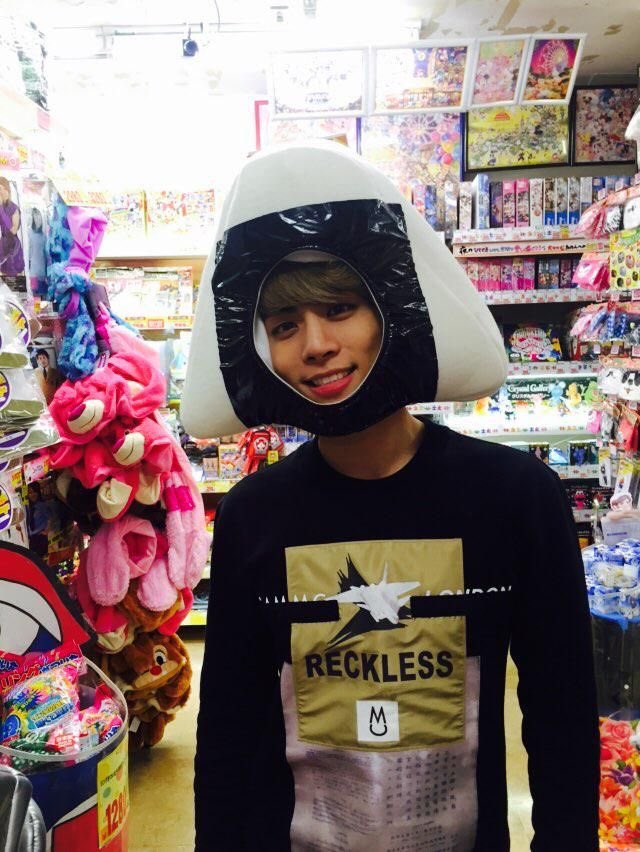 taeminluvr7's tweet photo. its jjongcore time everyone drop your jonghyun core photos https://t.co/qDwtoowzhi