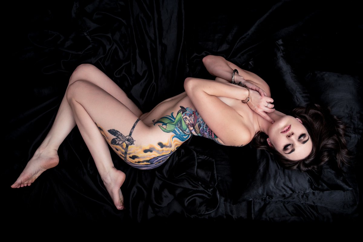 msirenesilver's tweet photo. THROWBACK THURSDAY 2017 JB 
This week's throwback features me with longer hair enjoying some black silk sheets. A simple set of handcuffs for some playful bondage vibes to add a touch of fetish.
ON ALL MY WEBSITES https://t.co/T3yQFwahtN https://t.co/dBhWQsbD2p