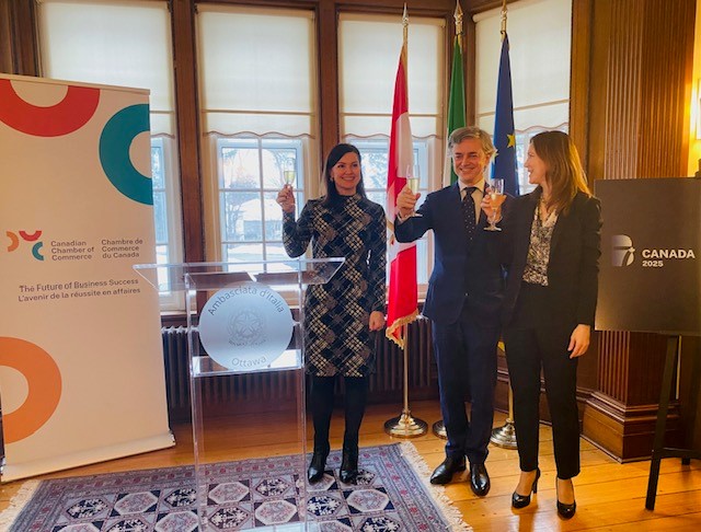 CdnChamberofCom's tweet photo. The Canadian Chamber of Commerce is proud to accept the #B72025 Presidency, marked at last Thursday's ceremony with @ItalyinCanada.

A big thank you to our B7 predecessor @Confindustria, our 2024 B7 partners, Ambassador @Aless_Cattaneo, and @awscloud for their support. #B7Summit https://t.co/VatmmYZBIc