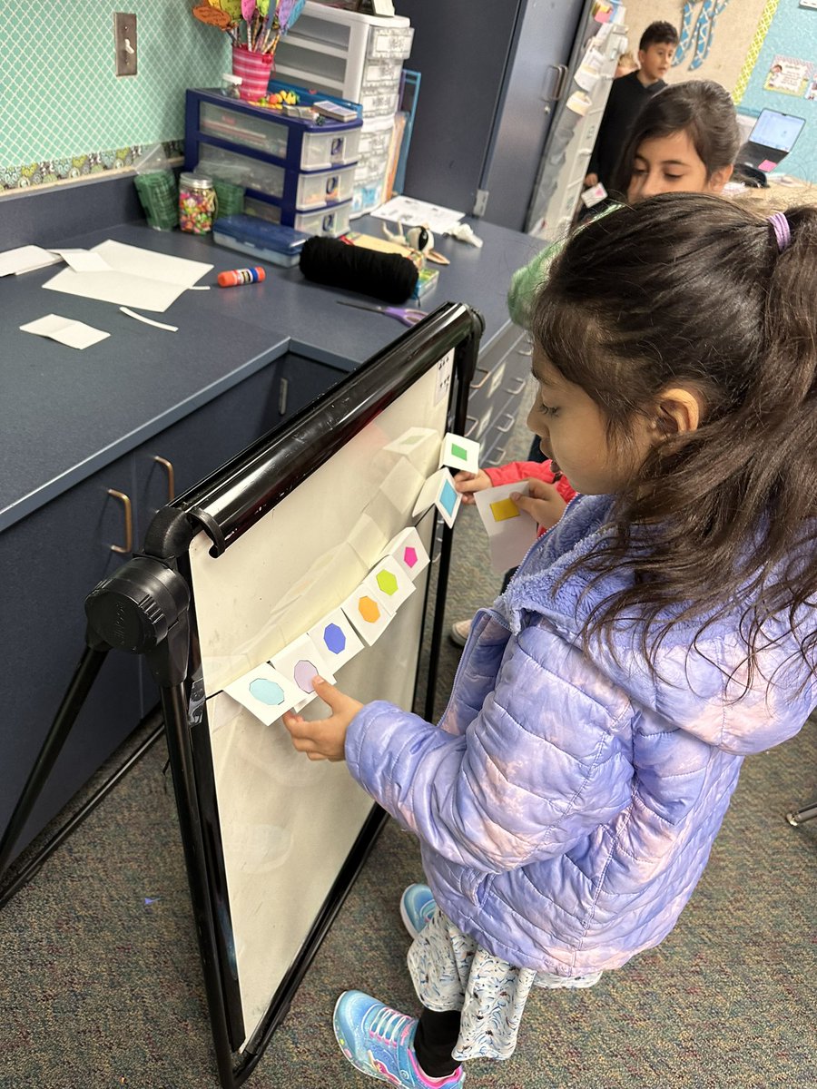 HWeldeleMISD's tweet photo. Activating prior knowledge to begin our geometry unit ~ How would you order the shapes? #ThinkingTask #MinshewColts https://t.co/dmLsVnrOcG
