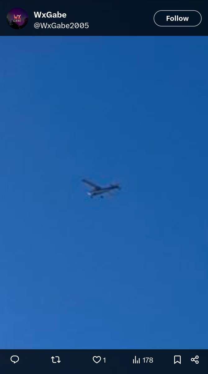 P_mo20's tweet photo. @WxGabe2005 Small plane https://t.co/grGzG5DE8s