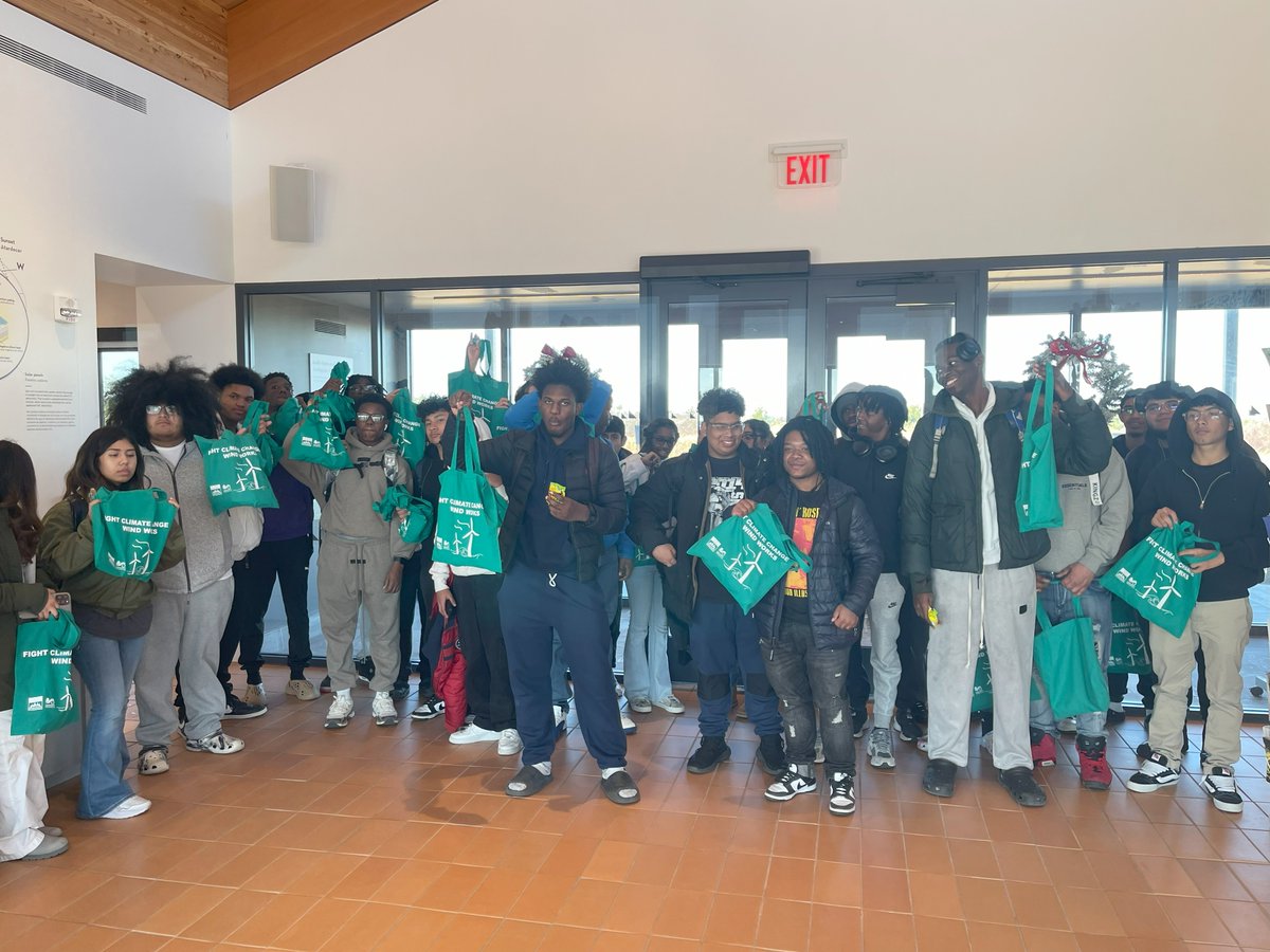citizensenviro's tweet image. Always a good time when we get to tour the Jones Beach Energy &amp;amp; Nature Center with students of Uniondale High School!  They learned about coastal resilience and renewable energy and how they can help fight climate change. Thank you @Community_Wind