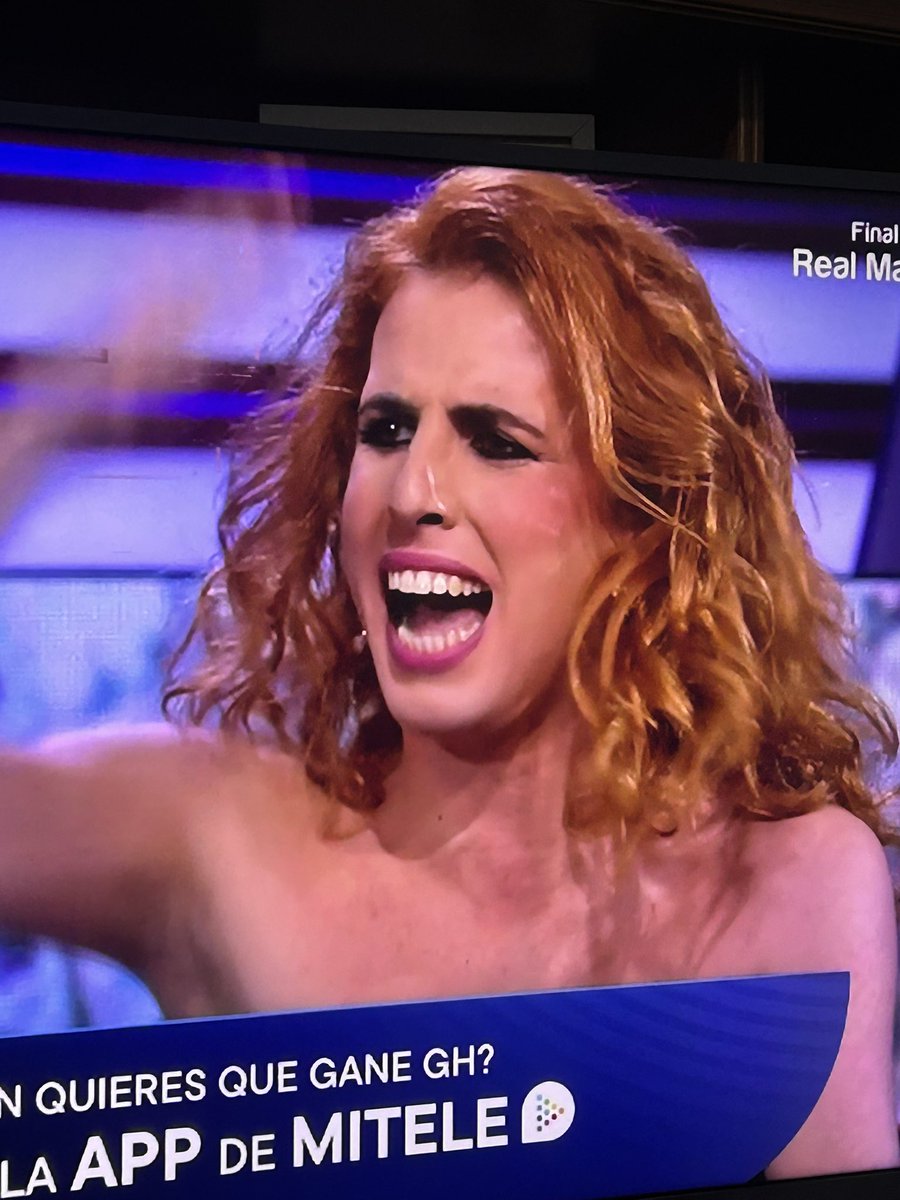 AngelEliasD's tweet photo. Acabo de encender la TV y viendo @ghoficial digo: ¿Qué hace @PastoraSoler? Después me di cuenta que era Albert #GHSemiFinal https://t.co/xth2567atD