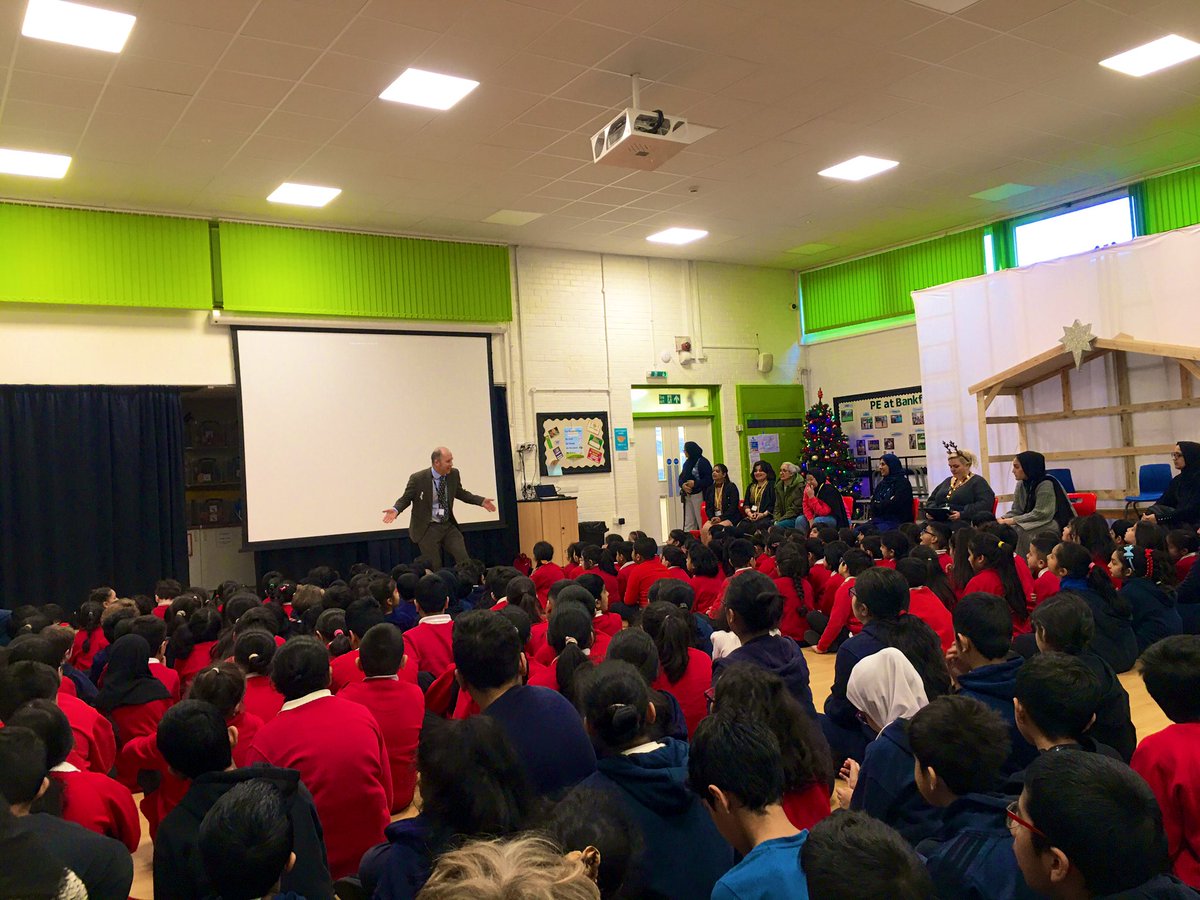 BankfootPrimary's tweet photo. Today, we were thrilled to welcome Bradford’s first South Asian Women's Choir, Song-Geet! 🎶 The children had a fantastic time practicing 'Dum Mast Qalandar' with them. A day full of music, culture, and joy! 🙌 #SongGeet #CulturalExchange #MusicInOurSchools @AnsariMadiha https://t.co/b3096qNgsb