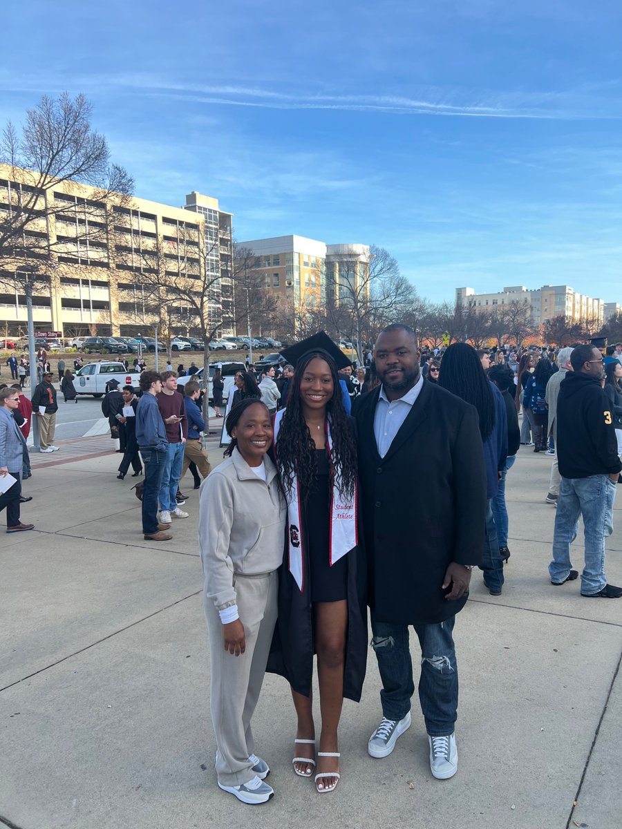 CoachTyWarren's tweet photo. Three WORDS… GOD IS GOOD‼️1st Born Graduates. https://t.co/MhltsEMYKL