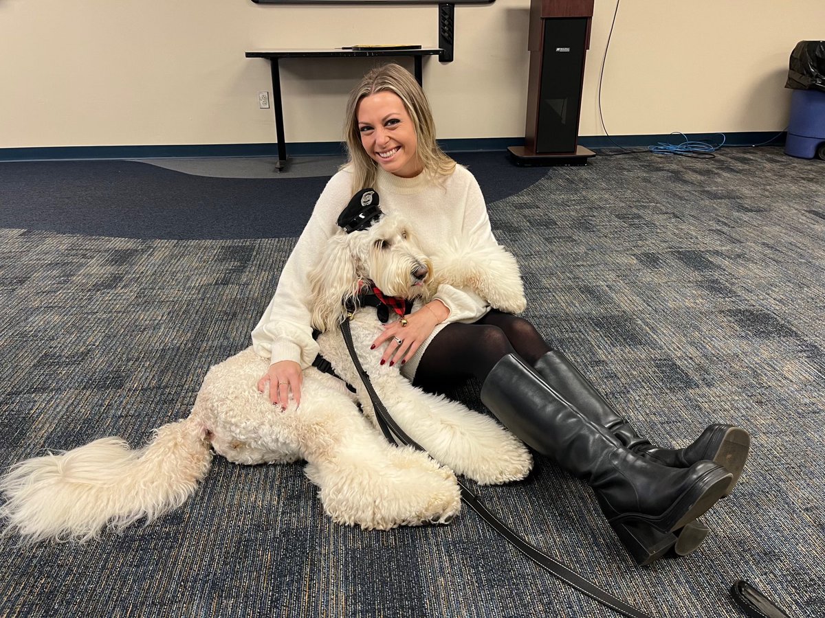 TaylorThompTV's tweet photo. High five for everyone’s favorite officer! Officer Kora with @AshevillePolice was nationally recognized for comforting officers during Helene. She’s one of APDs therapy dogs and is now the winner of the First Responder Paws Therapy Dog Award. Go Kora! 🐶@WLOS_13 https://t.co/1t454ylE4o