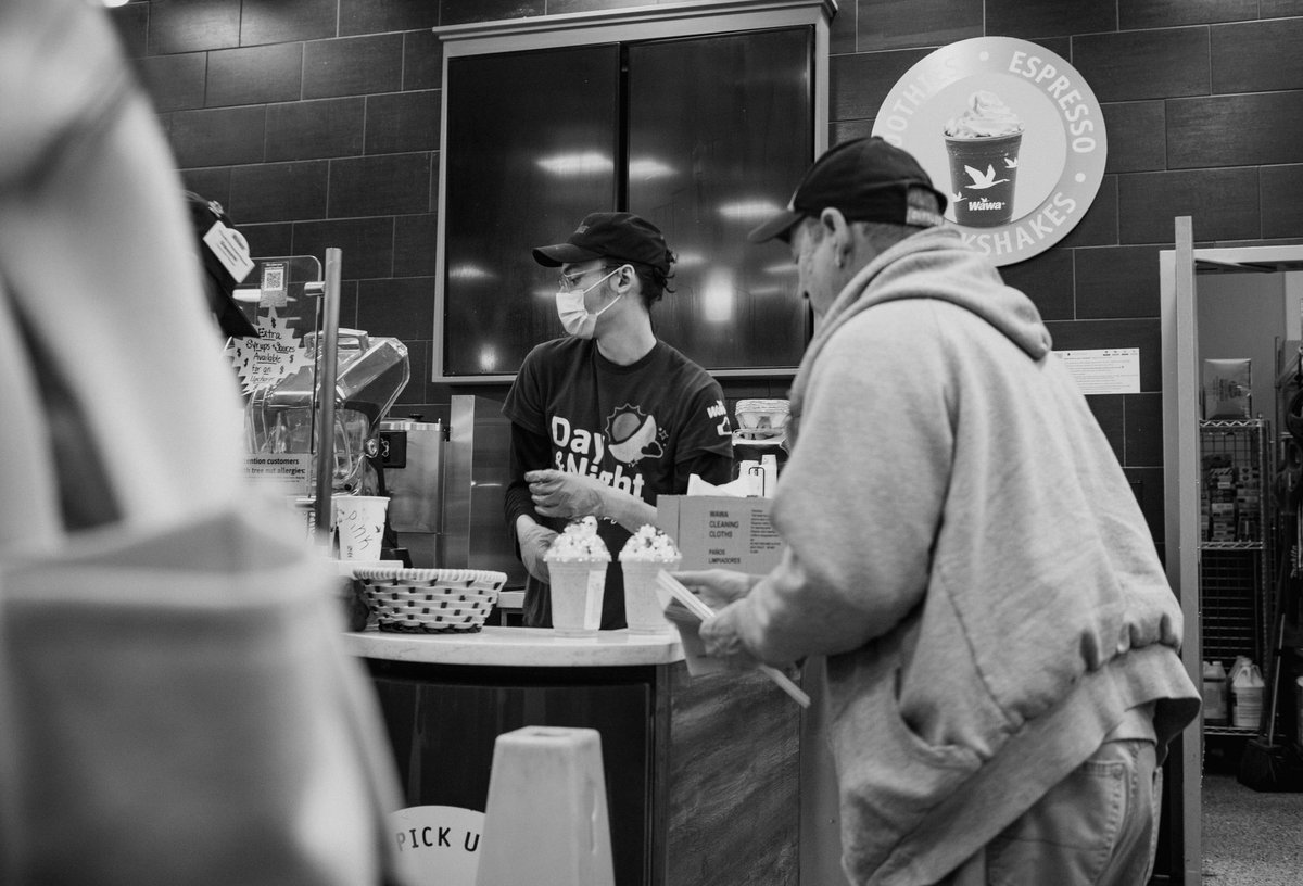 DB_sarcastico's tweet photo. A few test frames from my new to me #LeicaM262. Love the DNG files and I enjoy the colors from this sensor. It’s just enough digital convenience but with a manual film camera feel. Just what I’ve been looking for.
#rangefindercamera #reddotcamera #streetphotography #leicaM #M262 https://t.co/BI6dcFskyt