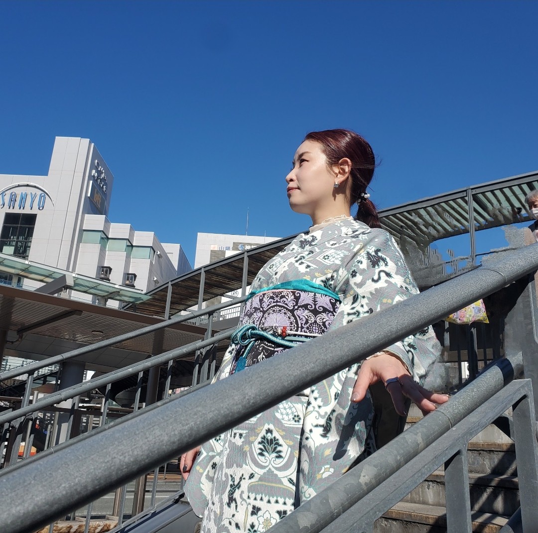jbtOuNBI5Yo59D1's tweet photo. 2024.12.01 JR姫路駅～姫路城周辺
シンガーソングライターShocoさん(@Shoco07270727)
撮影会より 2/7
＊掲載許可を頂いております。
#シンガーソングライターshoco https://t.co/DEpsJfGBQb