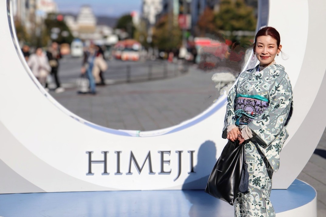 jbtOuNBI5Yo59D1's tweet photo. 2024.12.01 JR姫路駅～姫路城周辺
シンガーソングライターShocoさん(@Shoco07270727)
撮影会より 2/7
＊掲載許可を頂いております。
#シンガーソングライターshoco https://t.co/DEpsJfGBQb