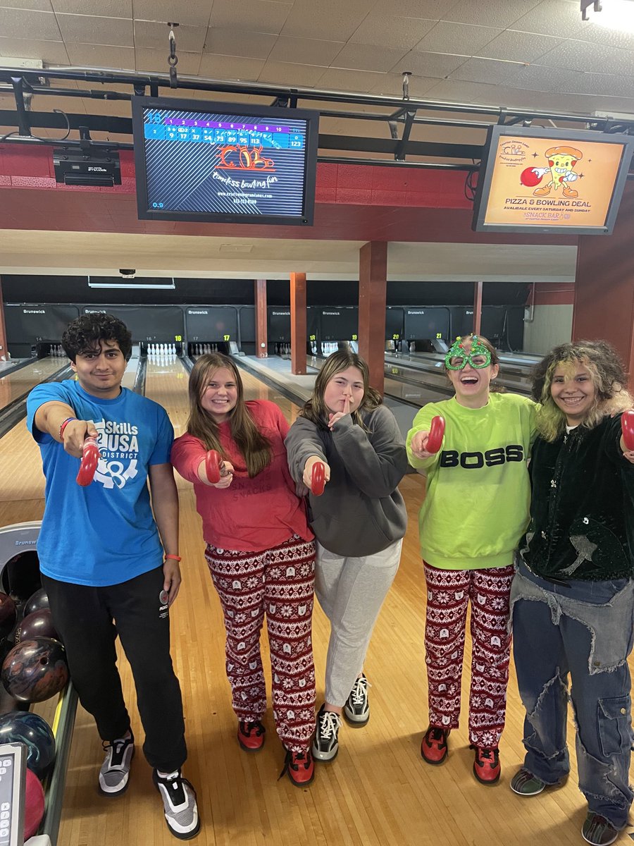Candy Cane Clash Champions! Happy holidays everyone. ⁦🎄🎅 ⁦<a href="/Coach_D71/">Eric D'Antonio</a>⁩ ⁦<a href="/hilltopspartan/">Montour High School</a>⁩
