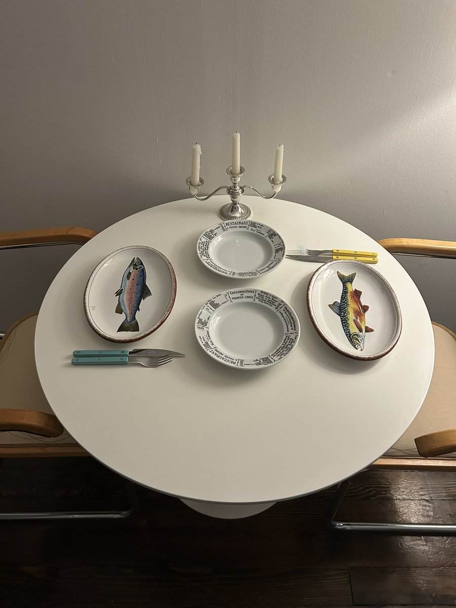 miseblock's tweet photo. Child me wouldn’t believe how much I enjoy setting the table now https://t.co/KSc61Pxpit