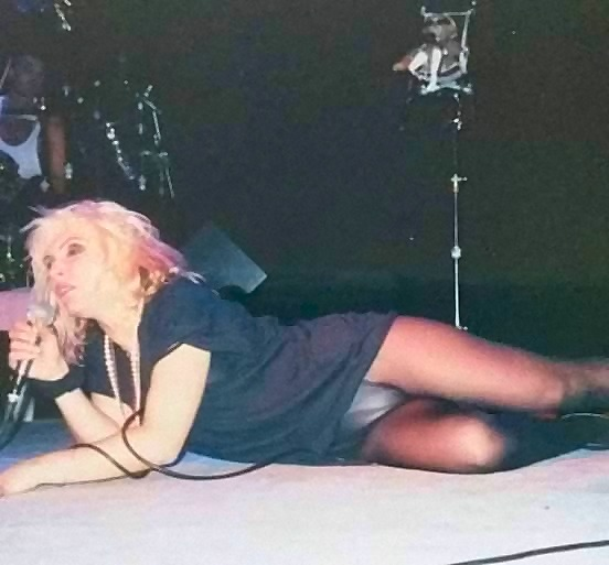 CapnQwaylood's tweet image. Blondie hits the Floor!   #blondie #debbieharry #8count #NEWWAVE
