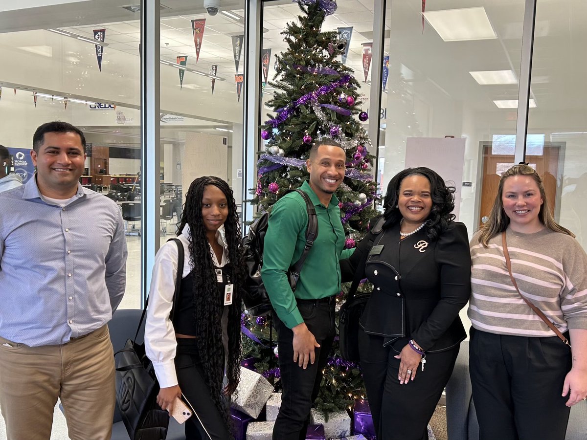 DeborahReese_07's tweet photo. Thoroughly enjoyed today's district review site visits with our @ElevateK12 partners. https://t.co/2vzY0pYWlX
