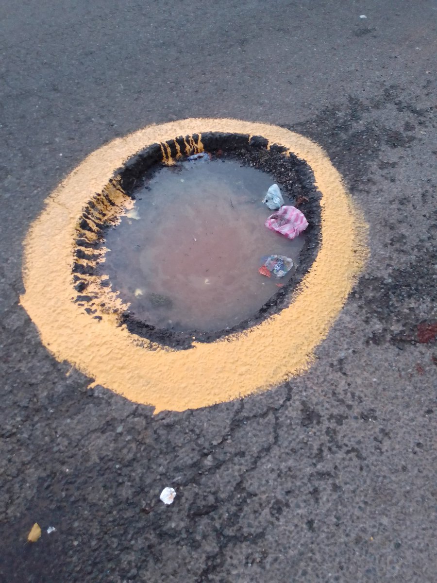 edisonrd28's tweet photo. Por favor @caasdrd ayúdennos con está avería c/Yolanda Guzmán casi esquina María viuda de la cruz,villa María @PresidenciaRD @MOPCRD https://t.co/UF9NOa2tRU