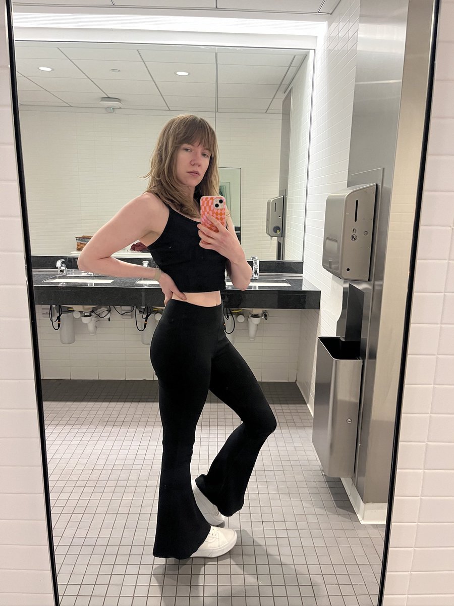 year in mirror selfies ft gaudí, gehry &amp; wburg eqx