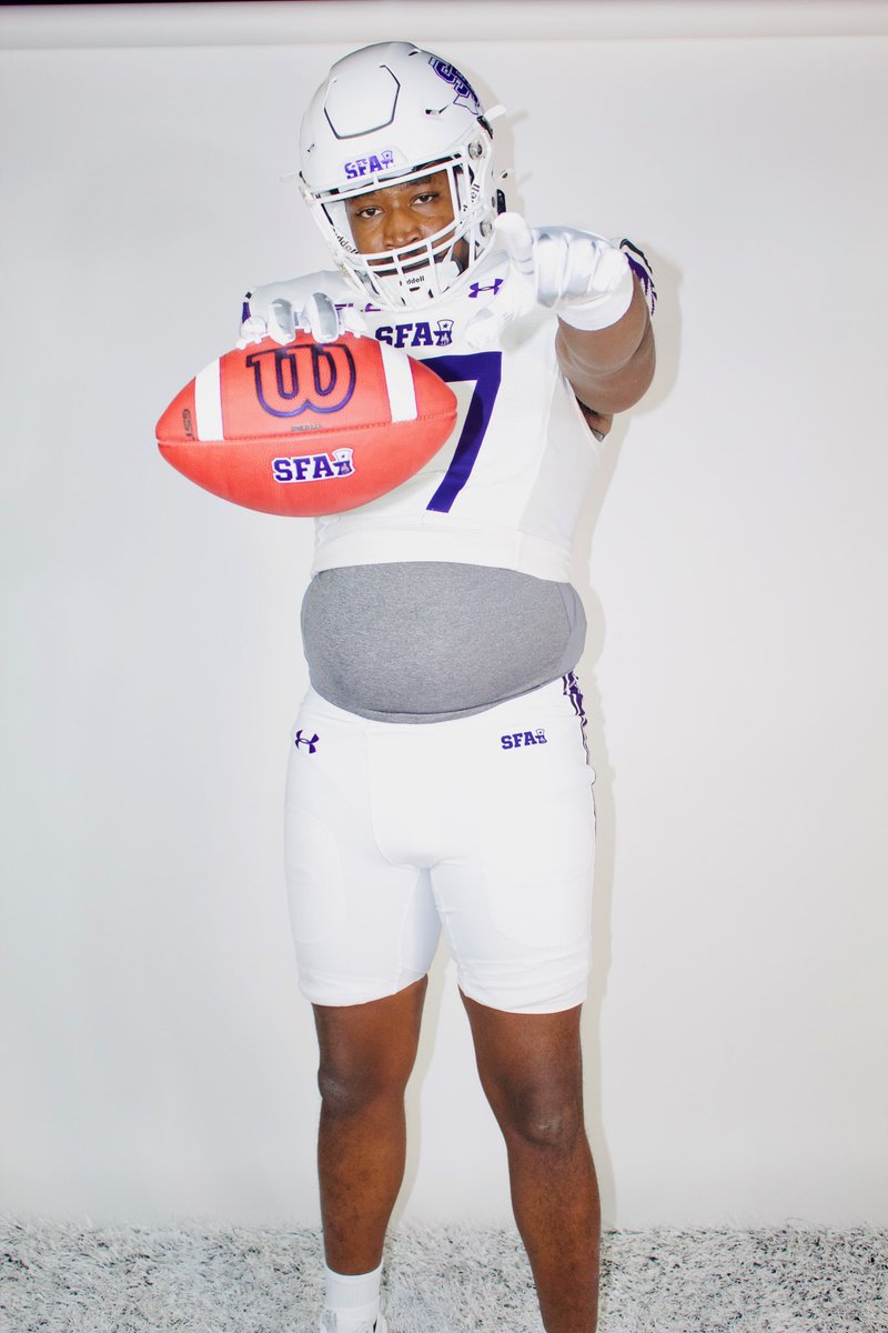 Jaylen Robinson 6’7” 290 OT tweet media