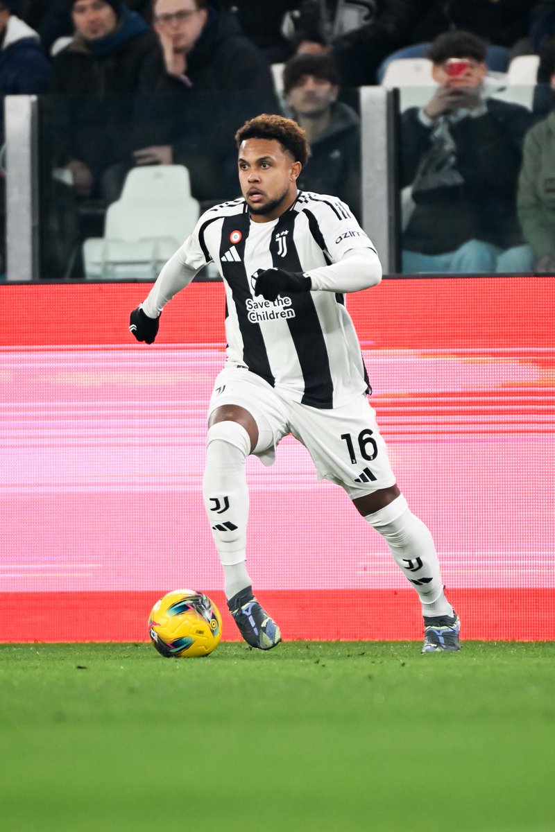 juventusfc's tweet photo. 1️⃣5️⃣0️⃣ gare con i nostri colori ⚪️⚫️ 

Wes 🧙‍♀️🇺🇸 https://t.co/dlmfr3zTKe
