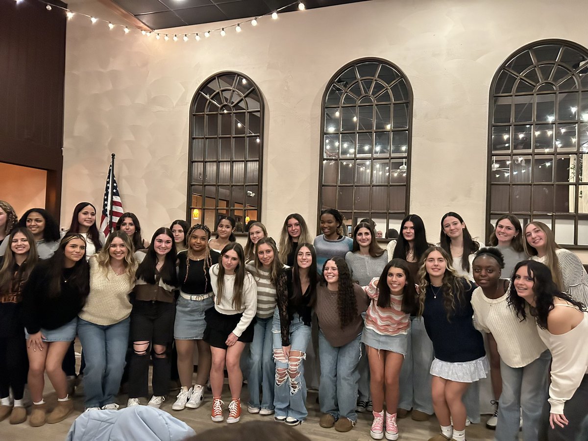 Girls Volleyball 2024 season has officially come to an end!  🏐 🩷🩷🩷