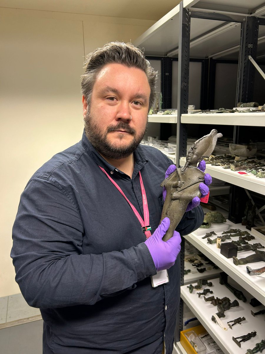 I had a wonderful day at the Museum stores yesterday, getting up close with all the amazing objects not on display.

Massive thanks to <a href="/EgyptCurator/">Ashley Cooke 𓀁</a> for putting up with us going slightly feral in the racking.