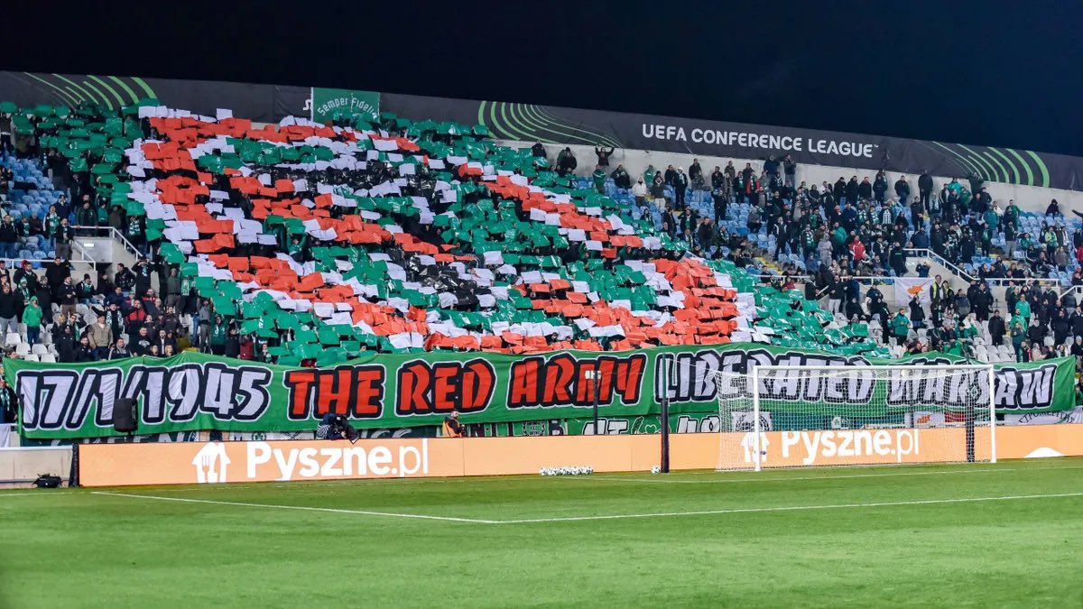 jarokrolewski's tweet photo. Najgłupsi i najmniej doedukowani kibice @OMONOIAfootball w Europie (łagodnie mówiąc) - z amnestią na głupotę od #UEFA 

Więcej zapłaciliśmy jako @WislaKrakowSA za blokowanie przez kibiców wyjść ewakuacyjnych niż za ten komunistyczny debilizm na trybunach. 

@MichaelidouAth https://t.co/YHrNz4XWEO