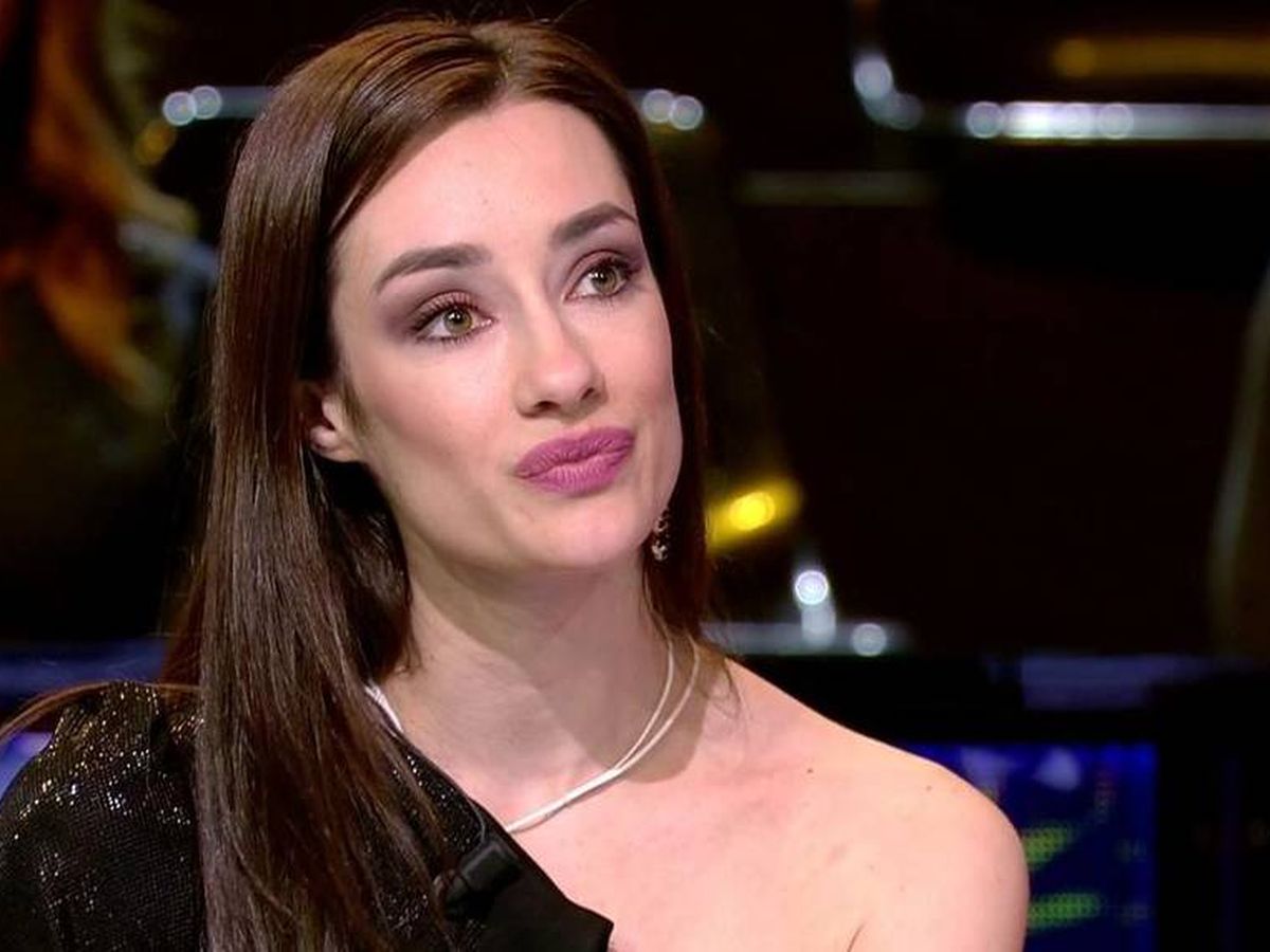 viralenspain's tweet photo. ¡Escándalo mayúsculo en la GALA!

Estoy en plató y ADARA ha perdido los papeles con el público. Familiares de Violeta han atacado al hijo de Adara. 

¿Y tú? ¿A quién apoyas?

❤️ Laura
🔄 Adara

#GHSEMIFINAL https://t.co/nGXReAdb7F