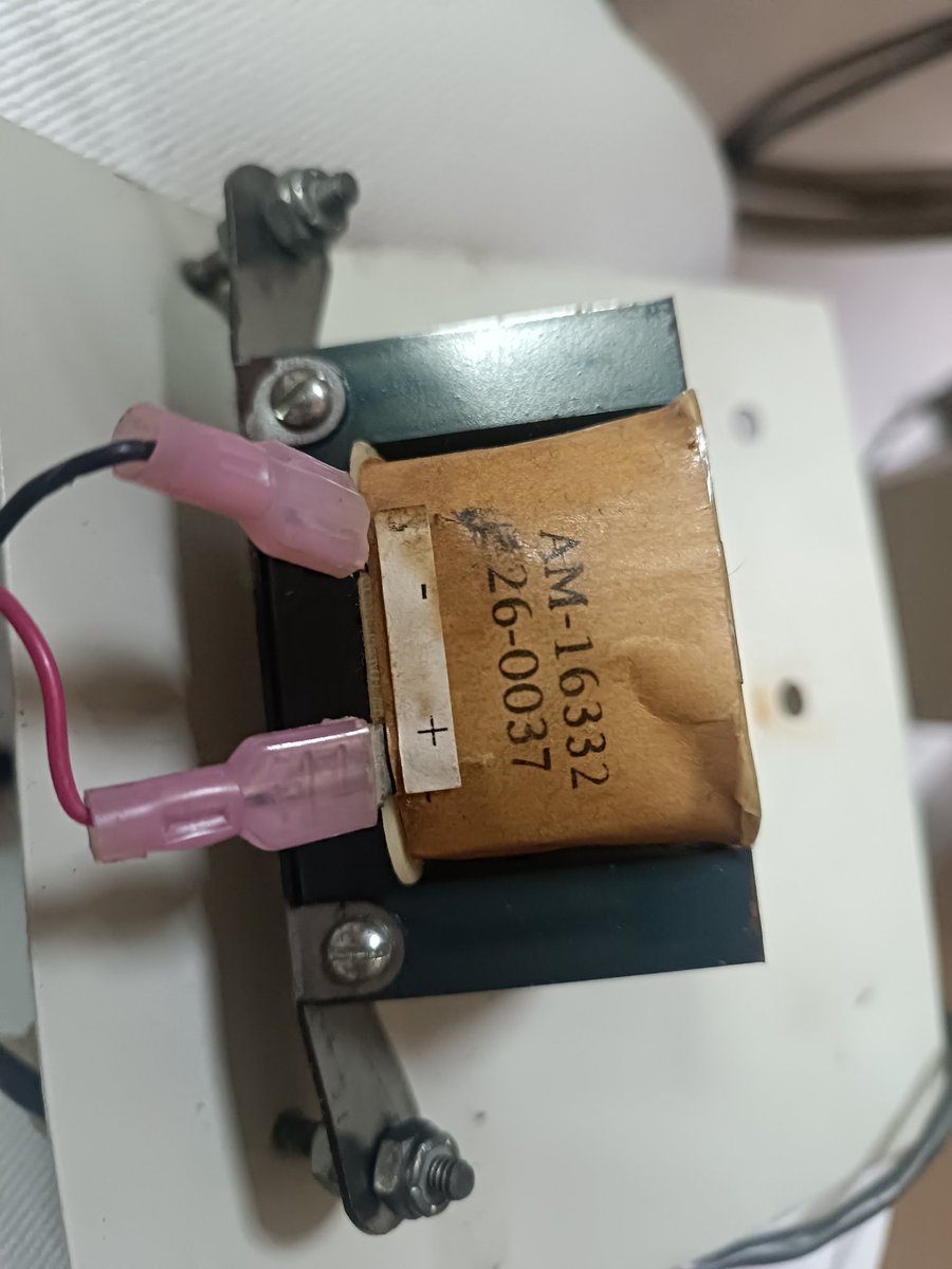 delysch's tweet photo. Trabajando un ratito. Me gusta reparar, poner en orden el caos de los cables, reemplazar, conectar.
Me siento feliz!
#womanengineer #xray #HTXRayCables #venezueleanwoman https://t.co/FEoT39kuYr
