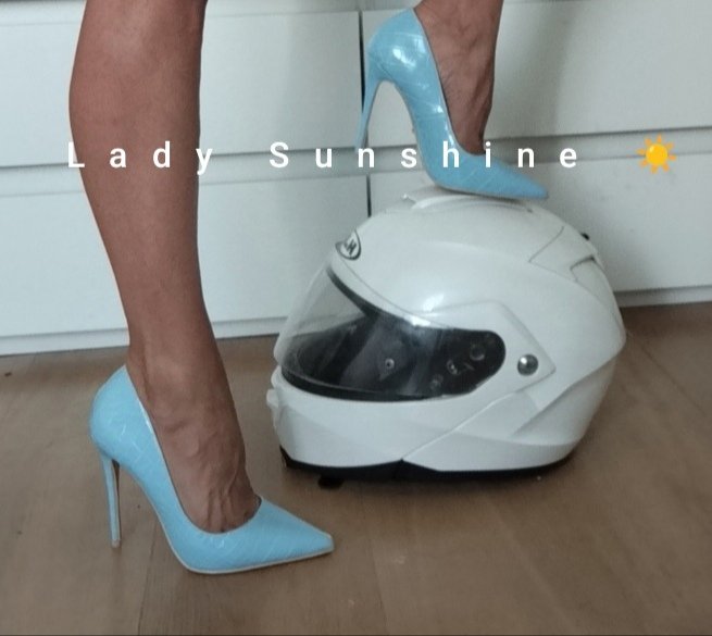 LadySunshine555's tweet photo. @Perun00000 @rt_feet @FindomPolish @user385u @biznesmenel @andrzejmarston @dommes_rt @born_4_purpose @FindomRT19 @FootParadiseRT @PolishFootSlave @PolskiFindom @switchduofindom Moje ulubione szpileczki trafiły do mojego ulubionego 🐕‍🦺 https://t.co/aJ3kD6es4z